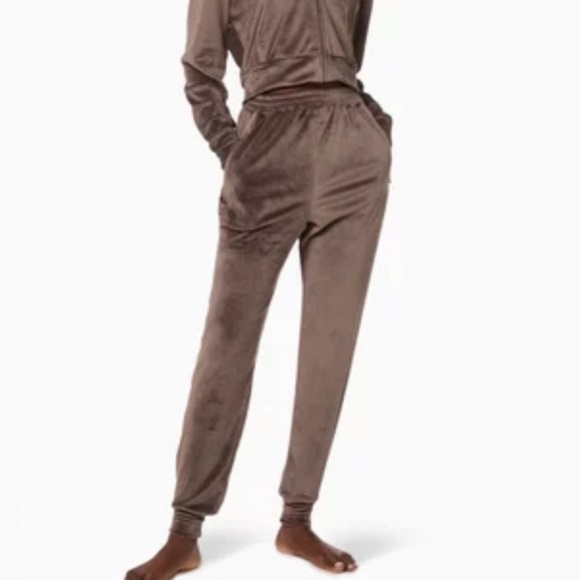 SKIMS Velour Fleece Track Joggers, Size Small, Amethyst - Picture 10 of 12